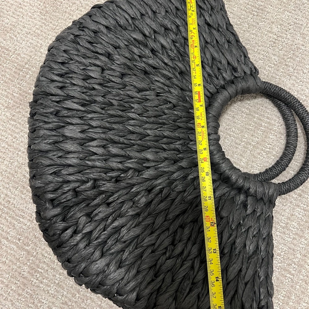 Main Character Black Woven Straw Tote - Picture 5 of 5